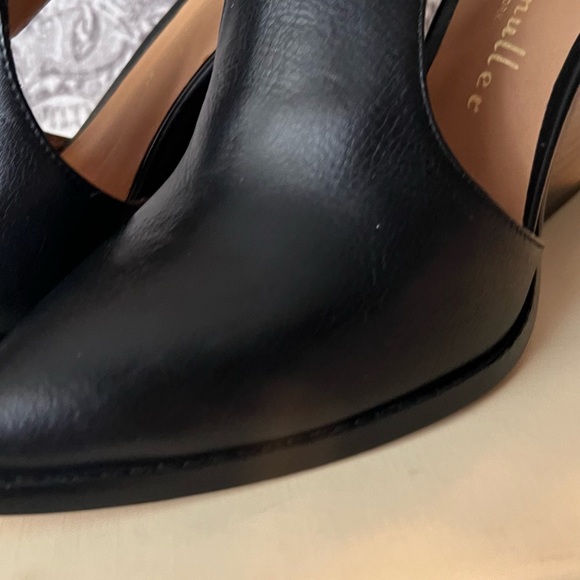 BEUTIFUL BRAND NEW STRAPY HEEL - Picture 5 of 9